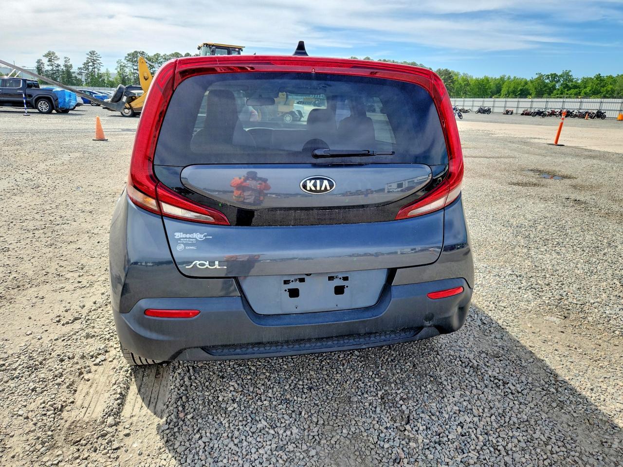 2021 Kia Soul Lx - Image 6