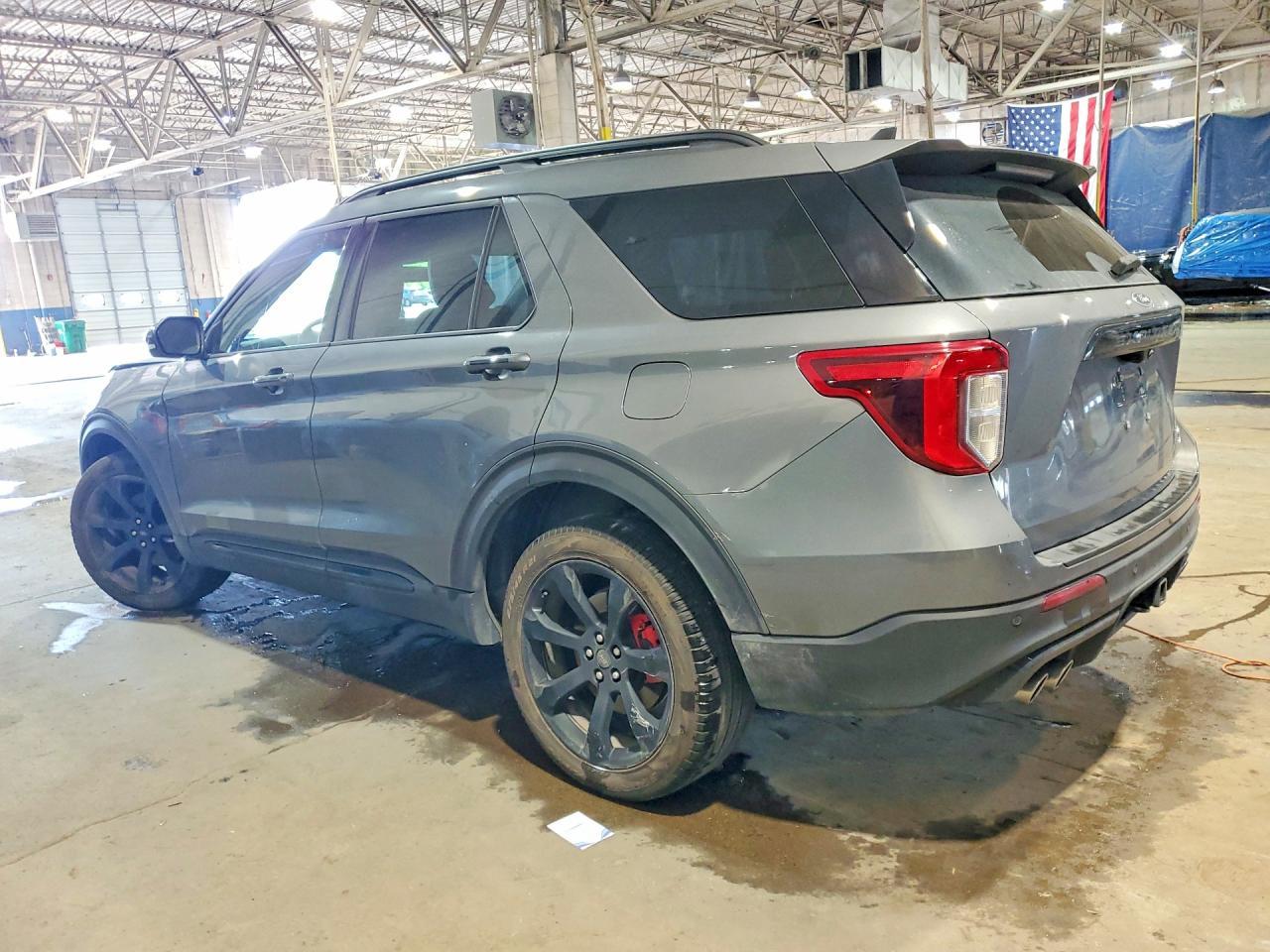 2024 Ford Explorer St - Image 2