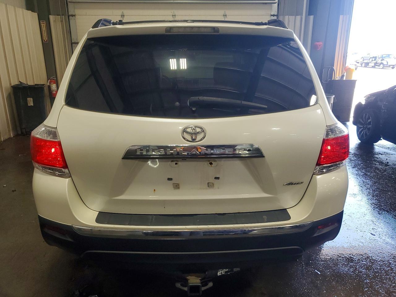 2013 Toyota Highlander Limited - Image 6