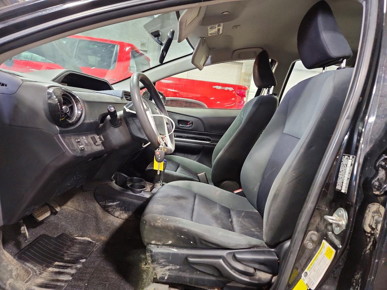 2016 Toyota Prius C Two - Фото 7
