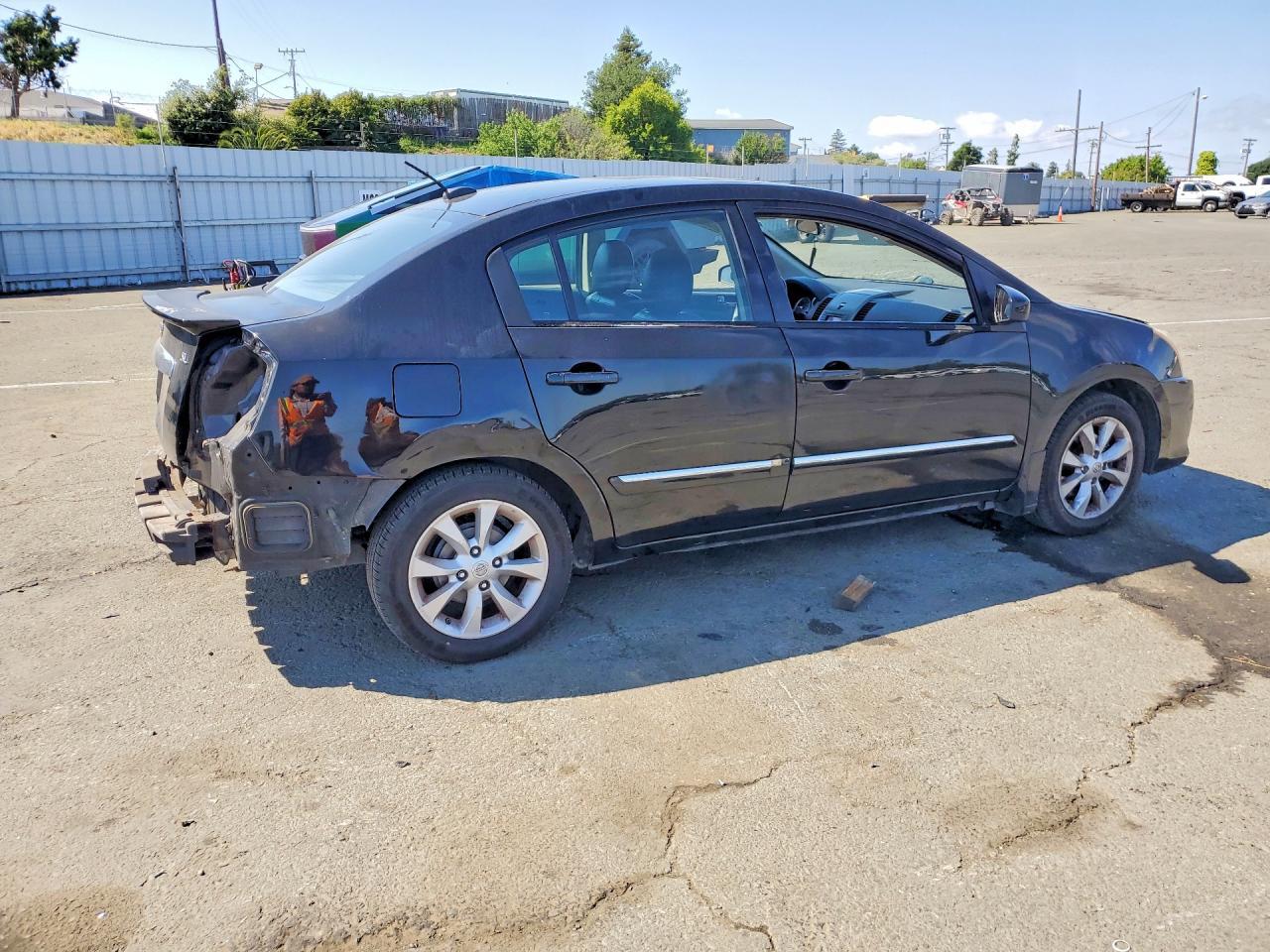 2011 Nissan Sentra 2.0 - Image 3