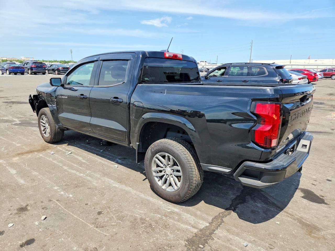2024 Chevrolet Colorado Lt - Фото 2