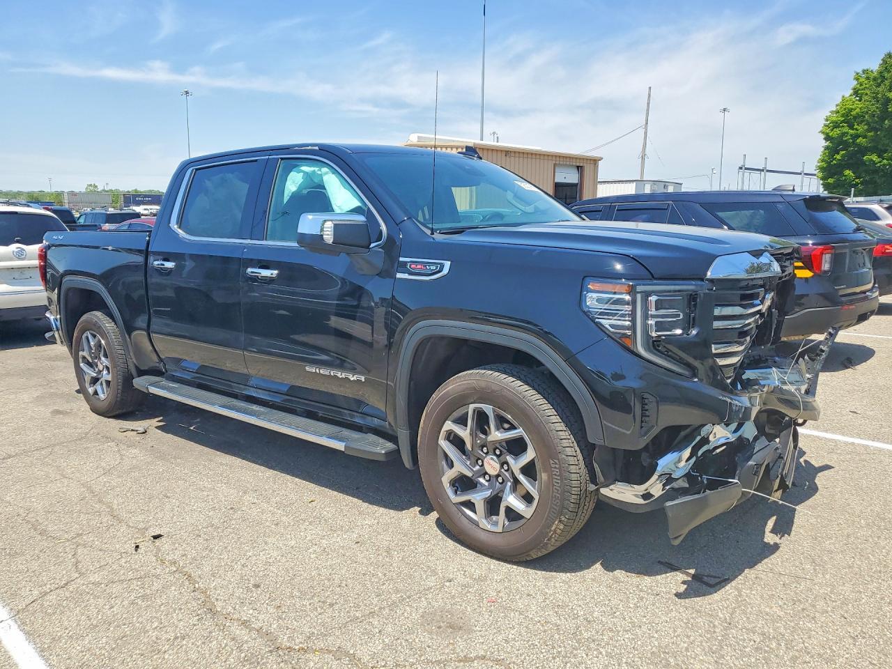 2025 GMC Sierra K1500 Slt - Image 4