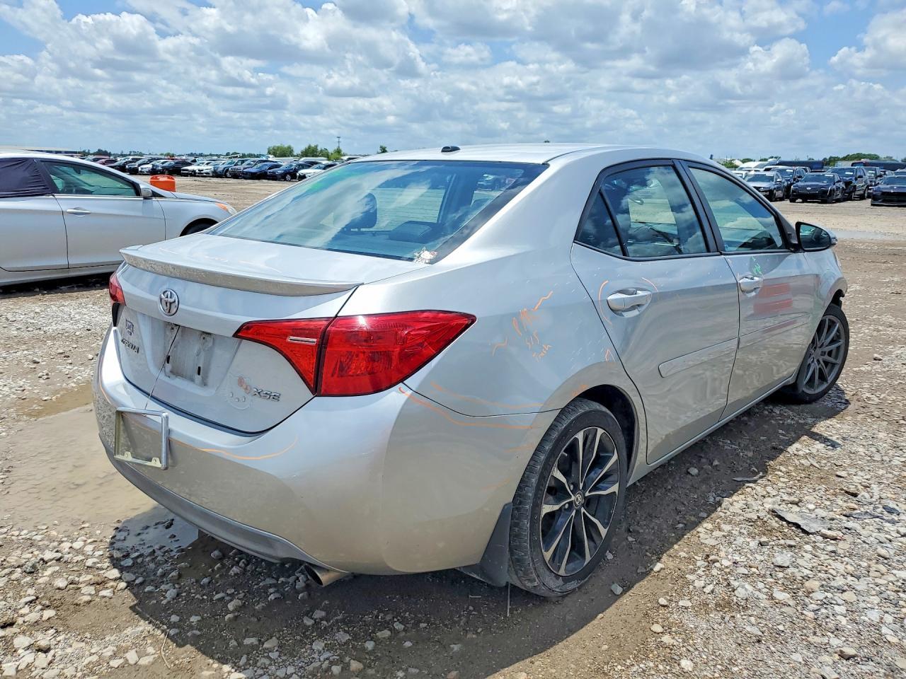 2017 Toyota Corolla Xse - Image 3