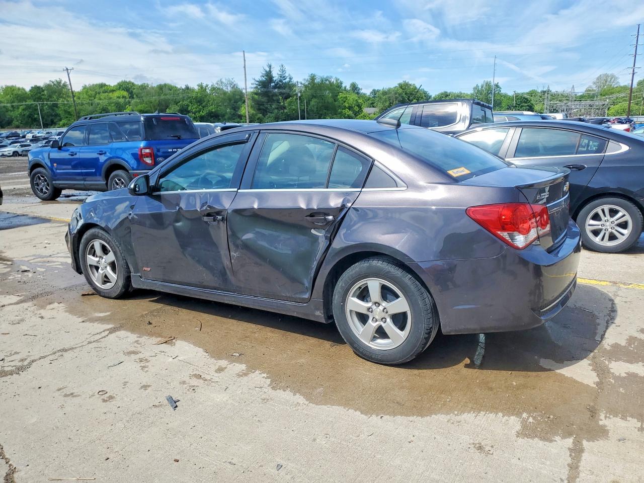 2015 Chevrolet Cruze Lt - Image 2