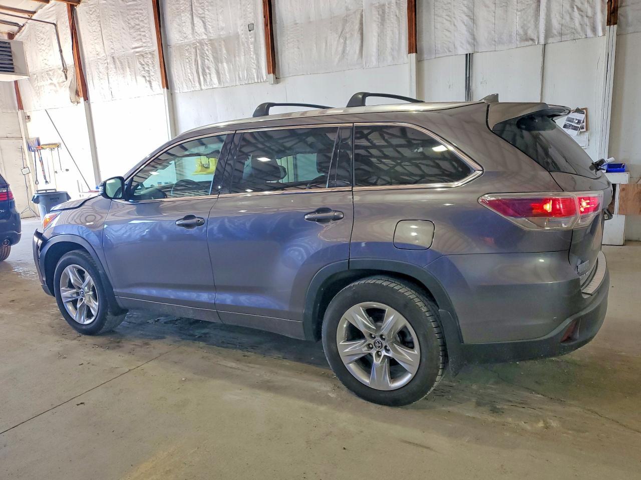 2016 Toyota Highlander Limited - Image 2