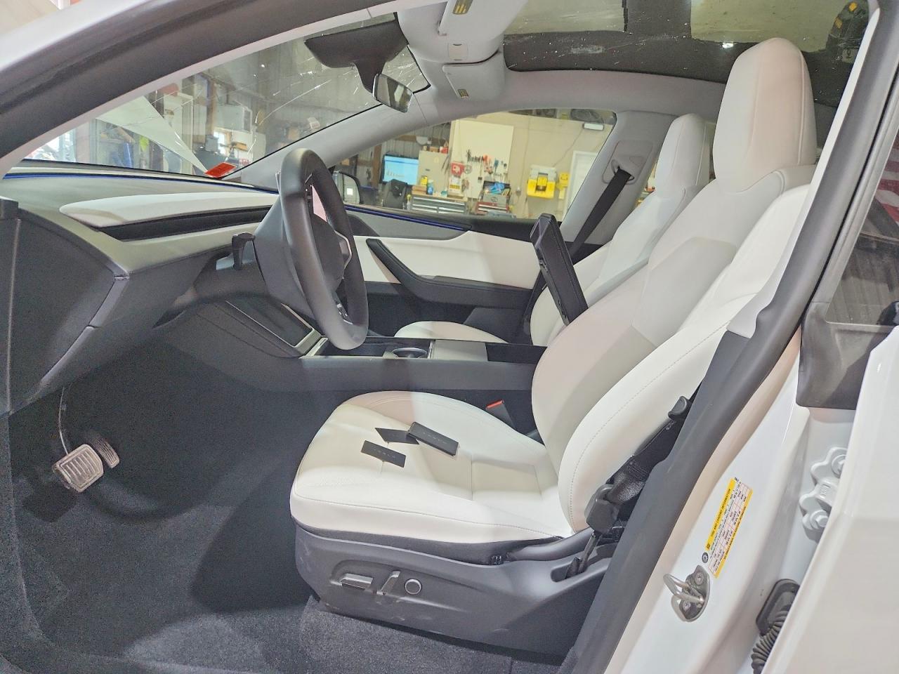 2026 Tesla Model Y - Фото 7