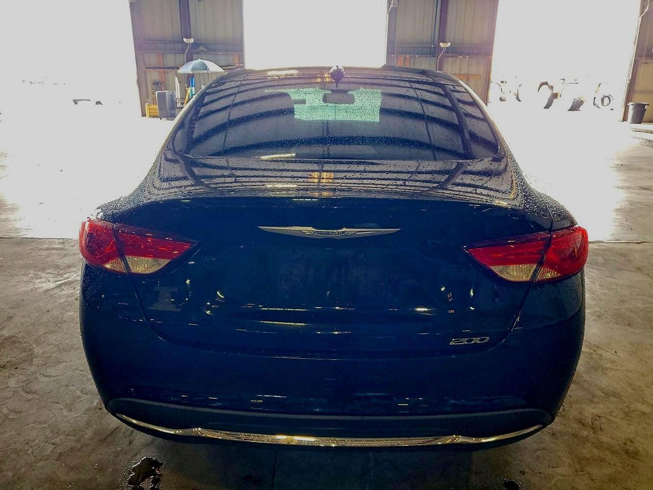 2016 Chrysler 200 Limited - Image 6