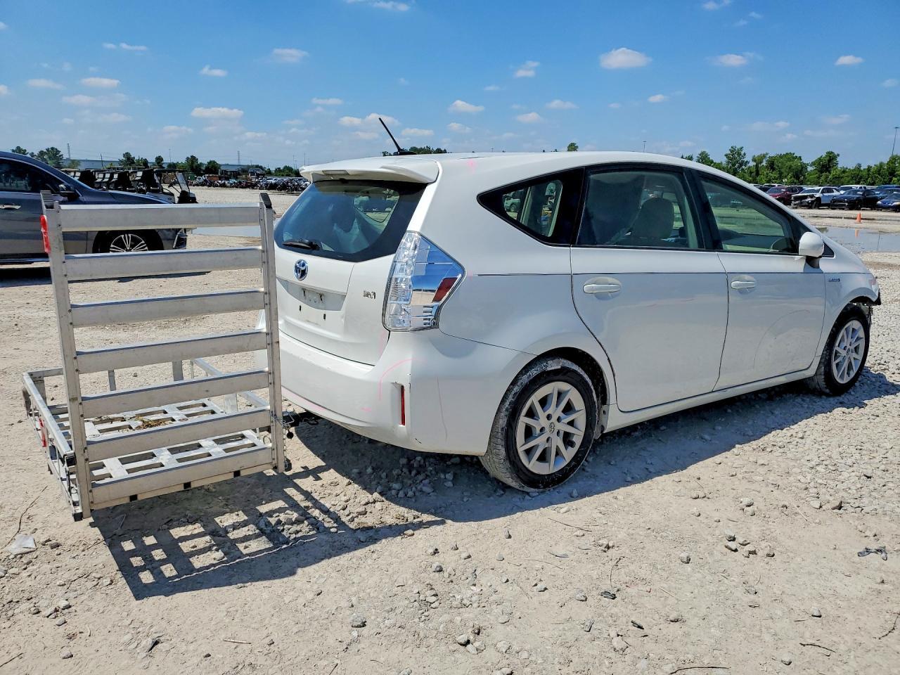 2013 Toyota Prius V Three - Image 3