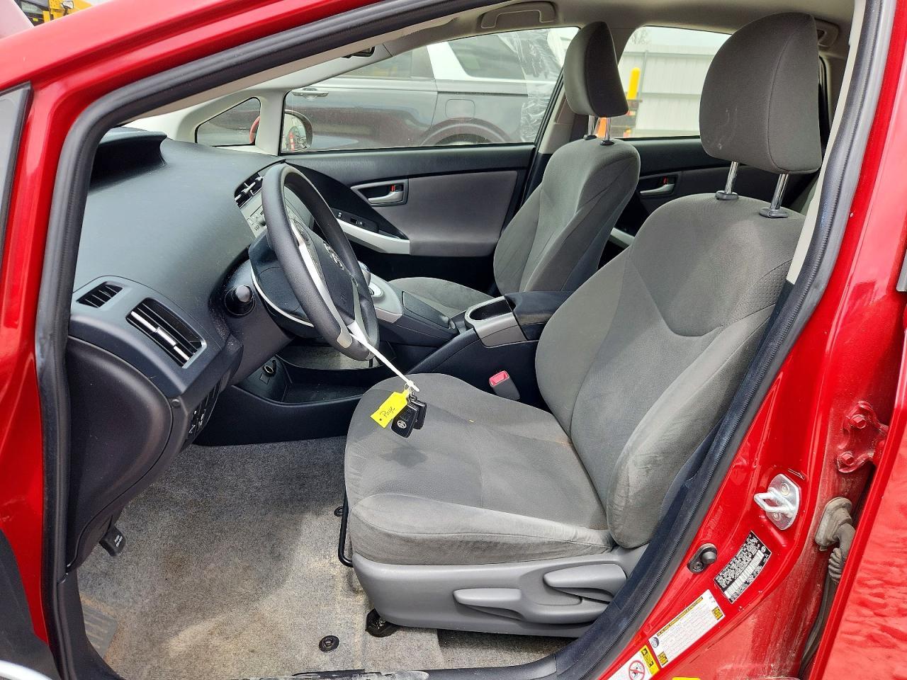 2012 Toyota Prius Two - Фото 7
