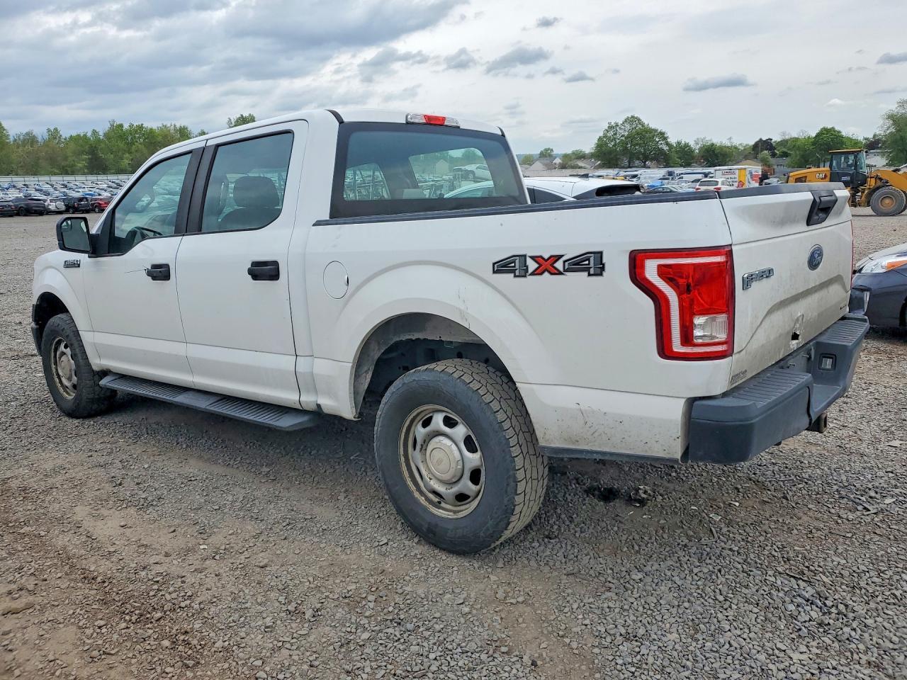 2015 Ford F150 Supercrew - Фото 2