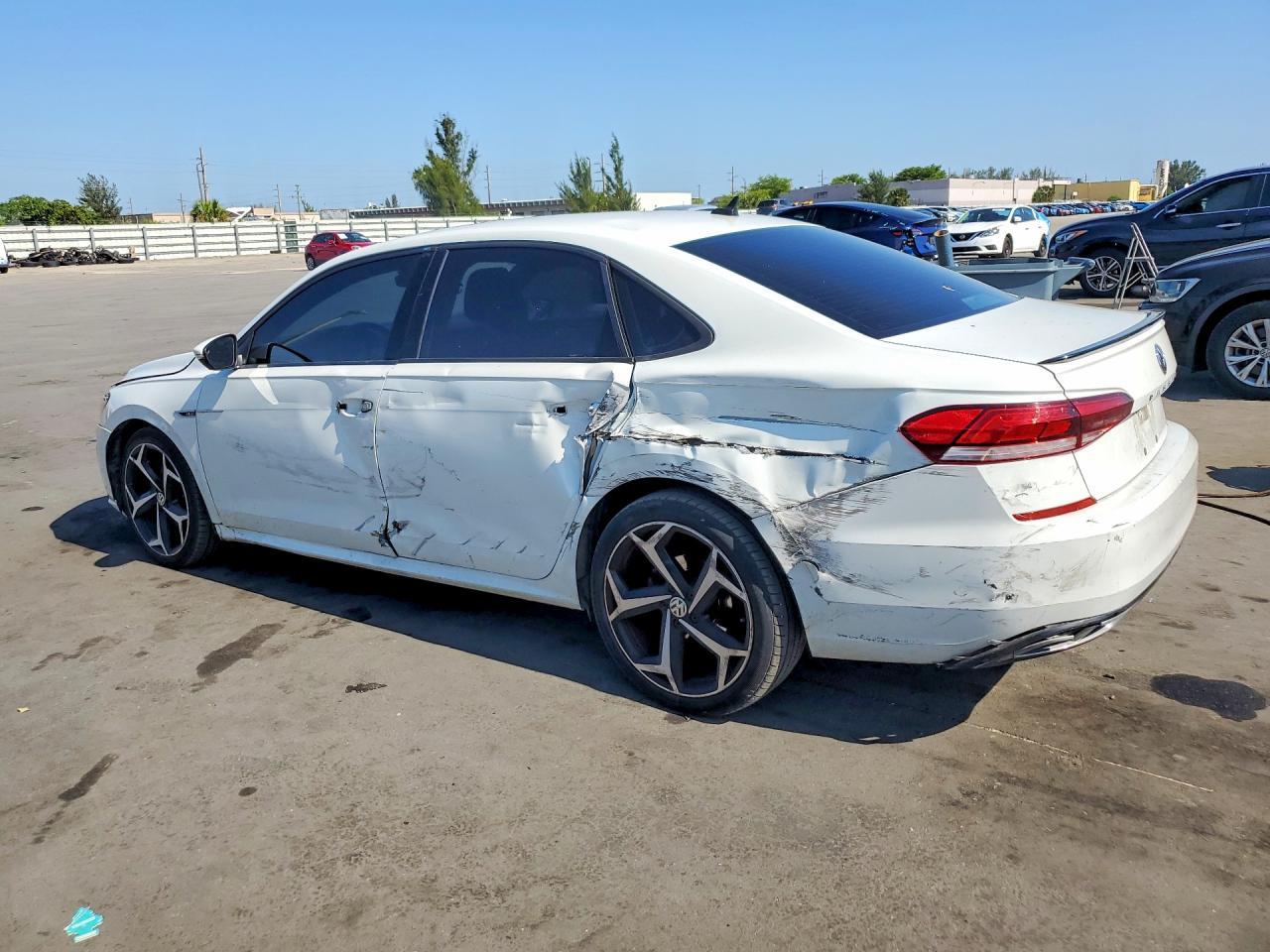 2021 Volkswagen Passat R-Line - Image 2