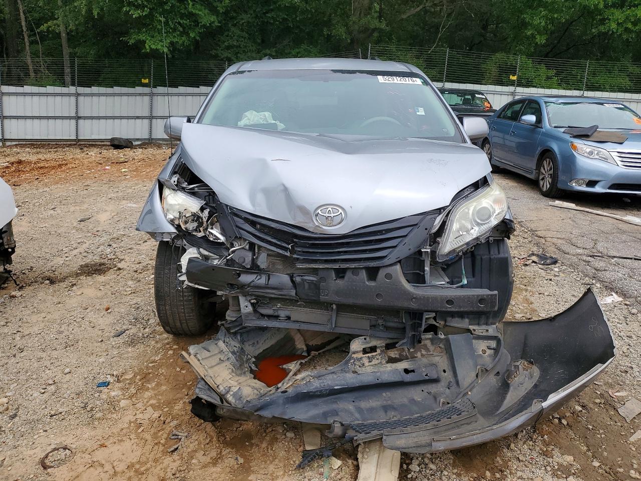 2011 Toyota Sienna Le - Image 5