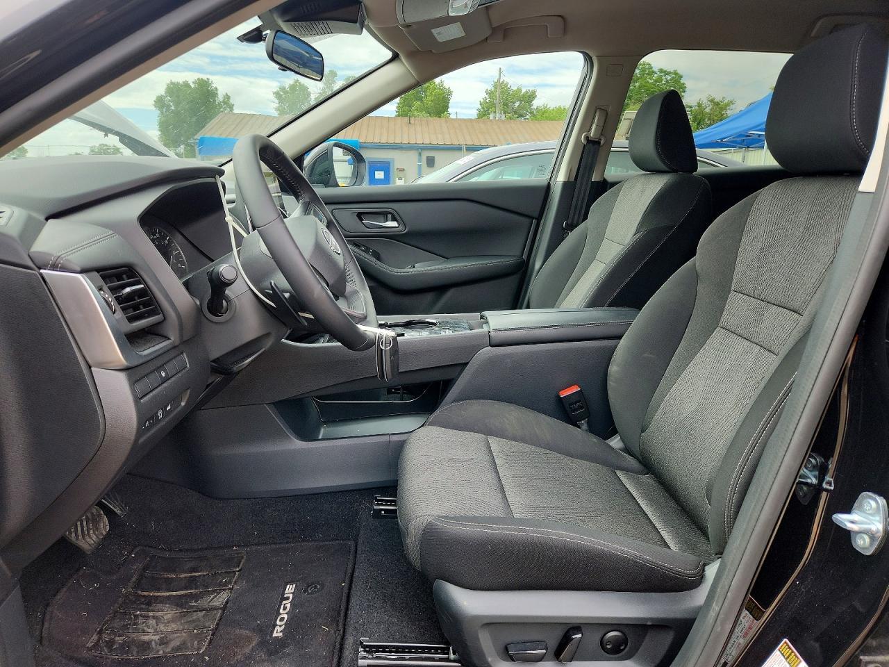 2025 Nissan Rogue - Image 7