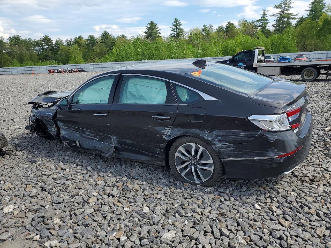 2018 Honda Accord Touring Hybrid - Image 2