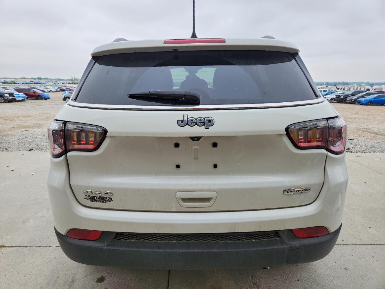 2022 Jeep Compass Latitude - Image 6