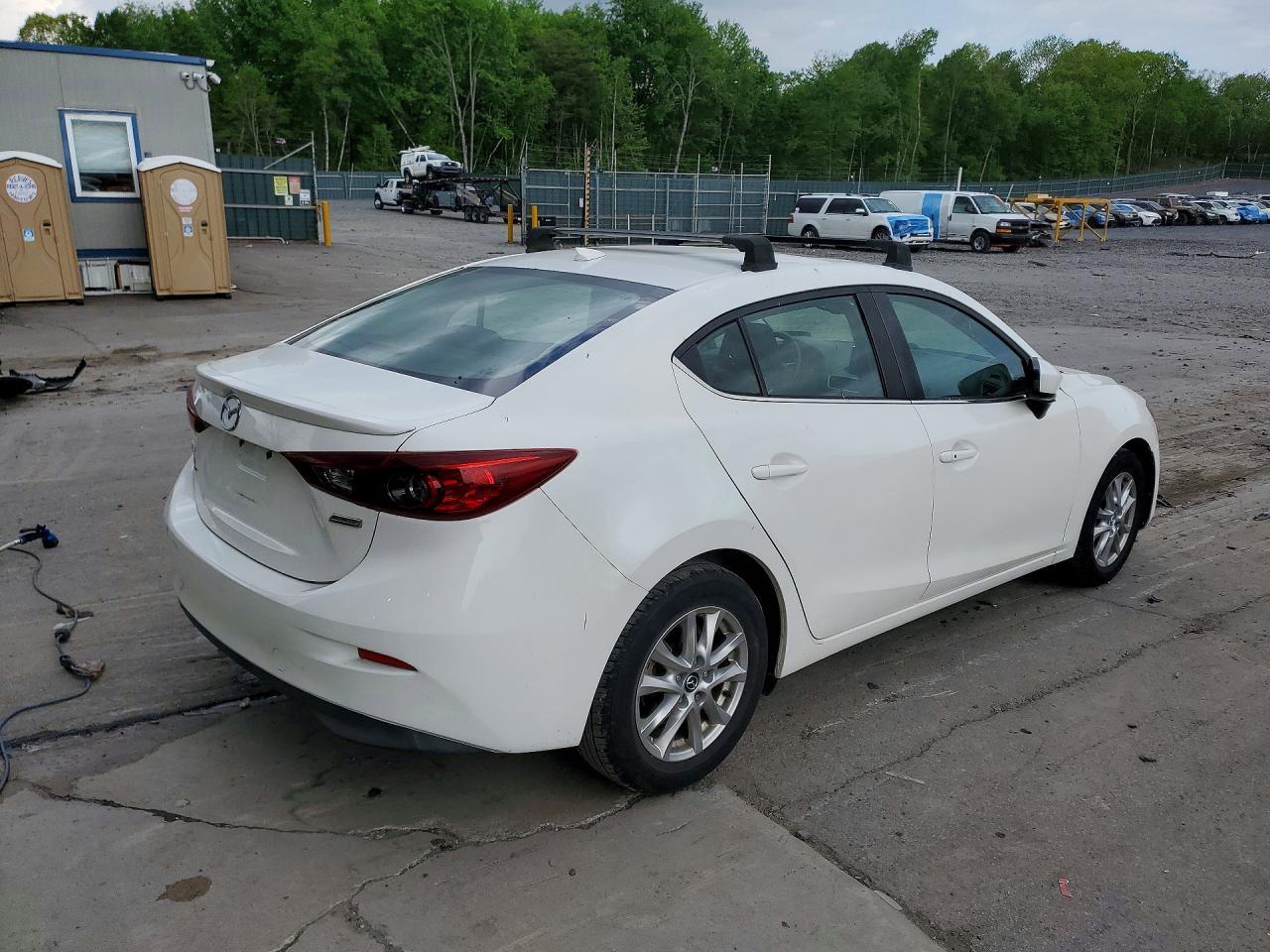 2016 Mazda 3 Touring - Image 3