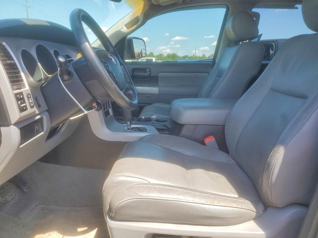 2008 Toyota Sequoia - Фото 7