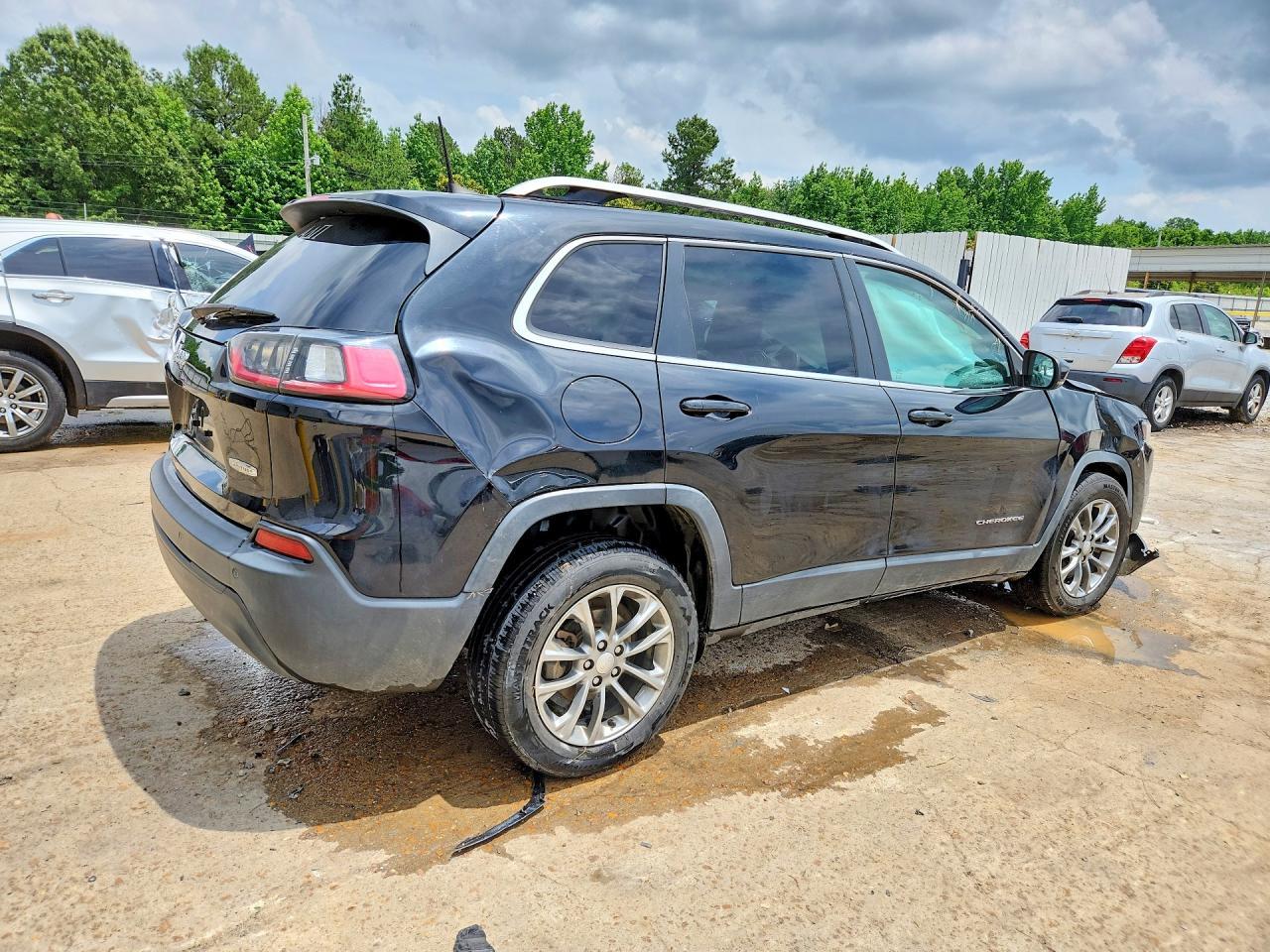 2019 Jeep Cherokee Latitude Plus - Image 3
