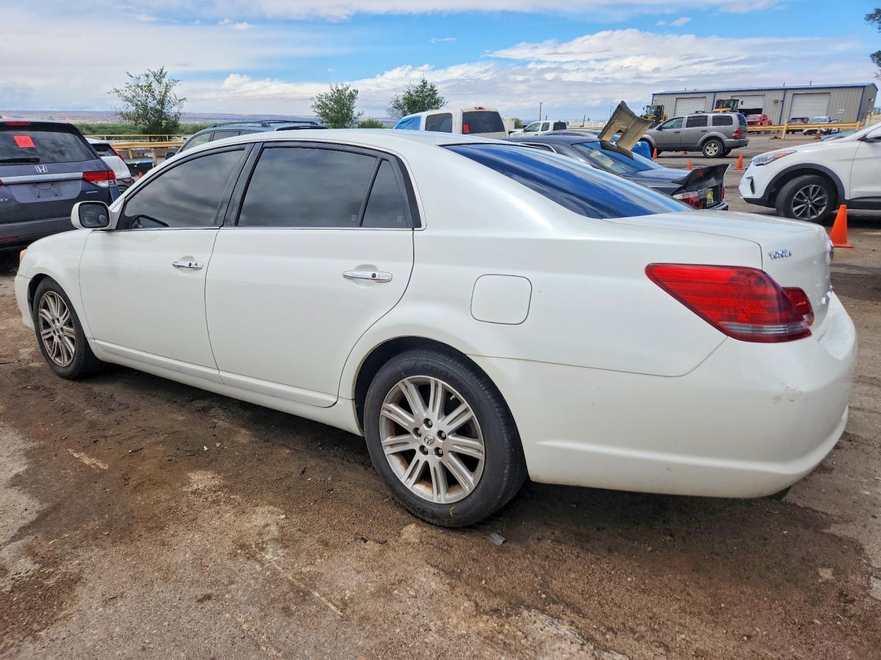 2008 Toyota Avalon Limited - Фото 2