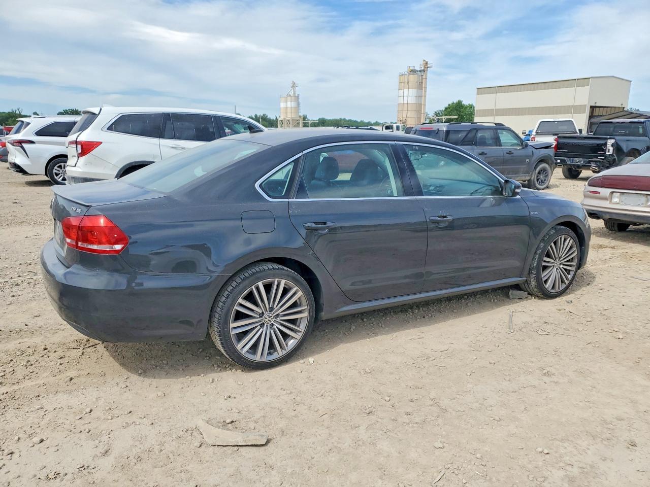 2015 Volkswagen Passat Se - Фото 3