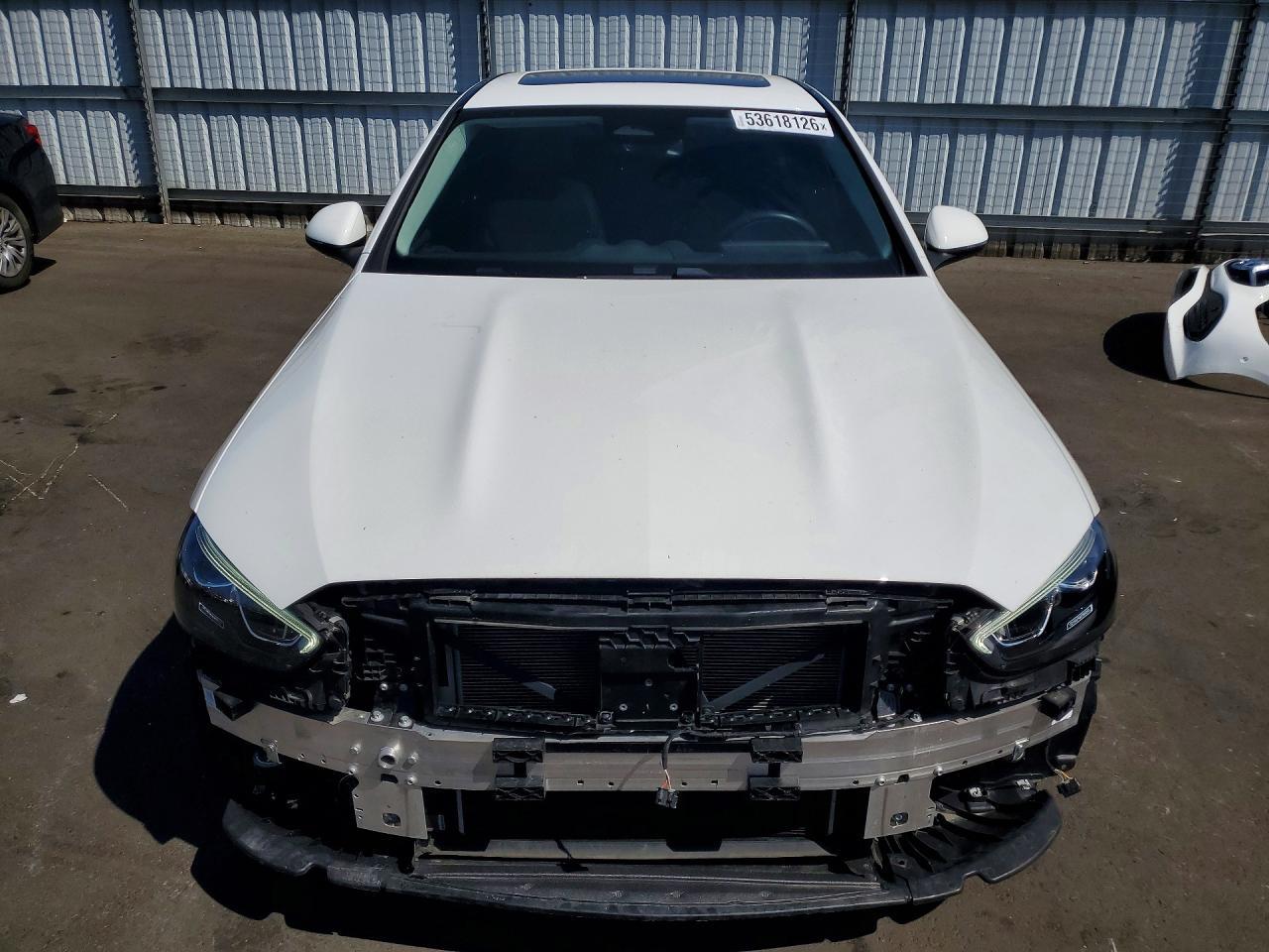 2025 Mercedes-Benz C 300 - Image 5