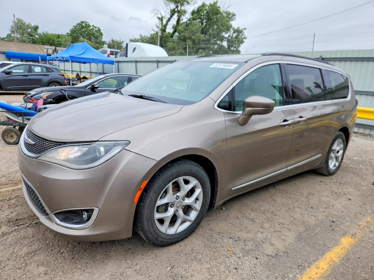 2017 Chrysler Pacifica Touring L