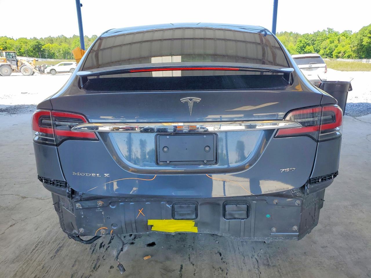 2017 Tesla Model X - Image 6