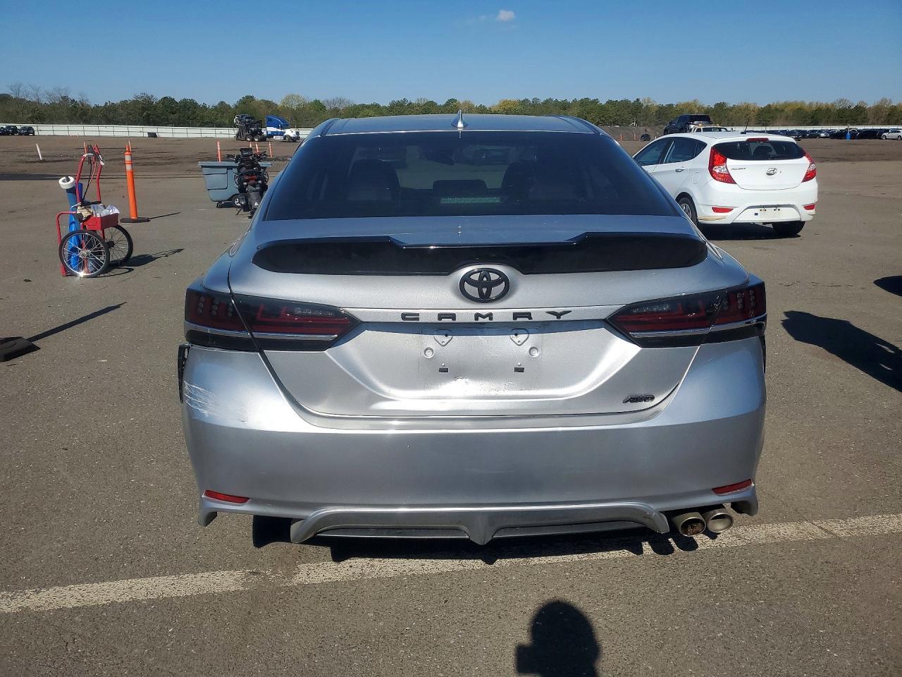2020 Toyt Camry Hybr - Фото 6