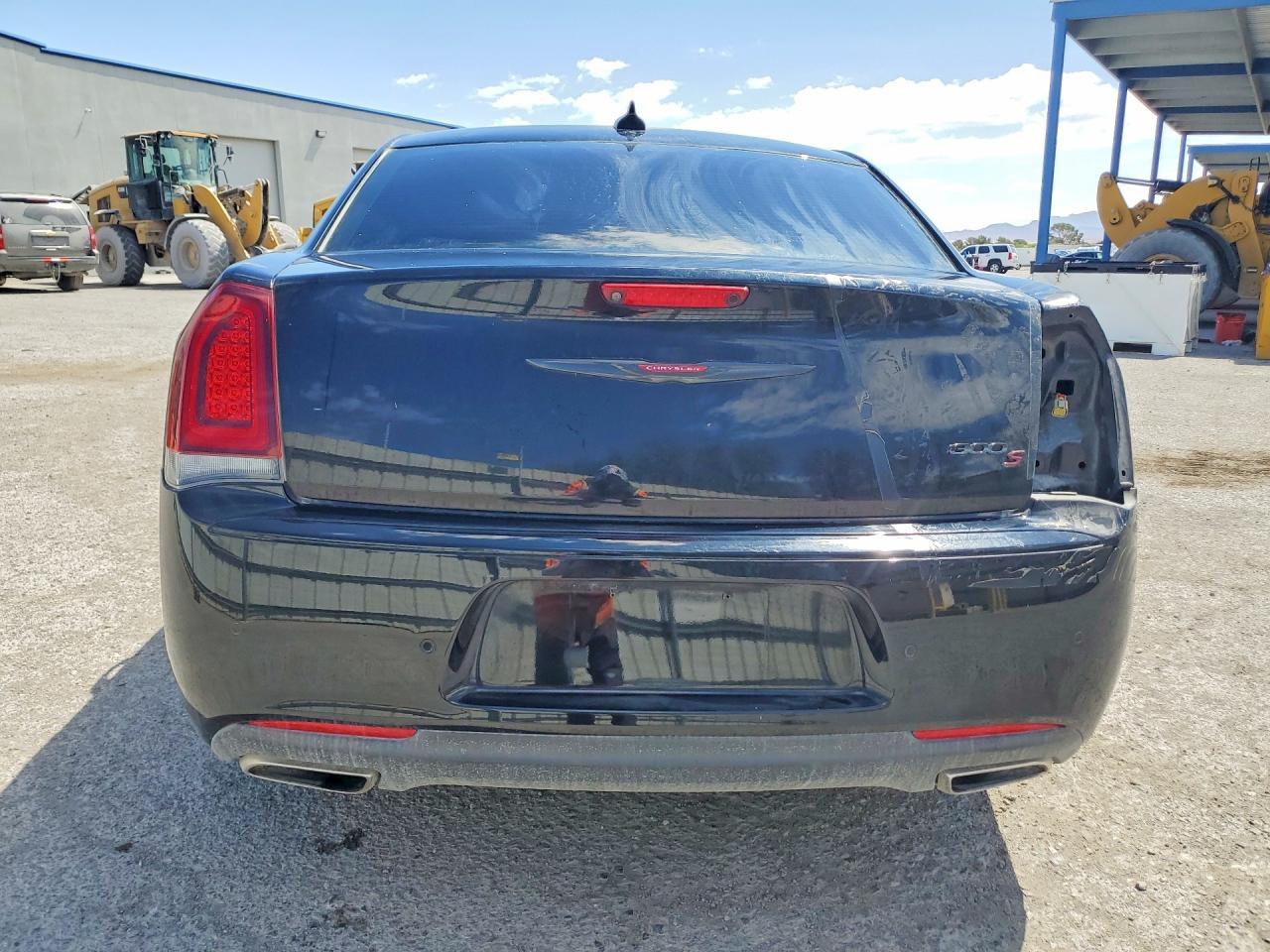 2021 Chrysler 300 S - Фото 6