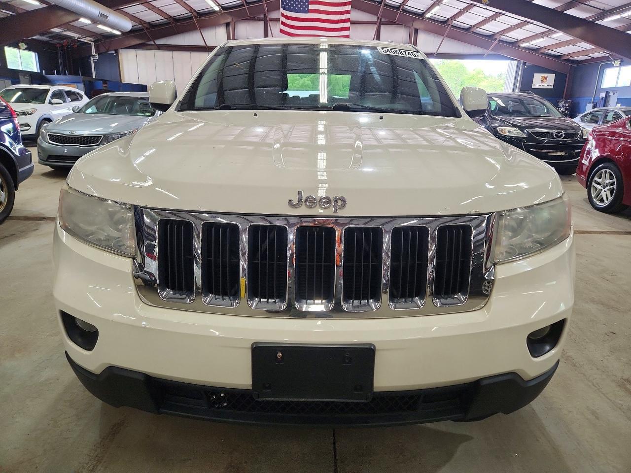 2012 Jeep Grand Cherokee Laredo - Image 5