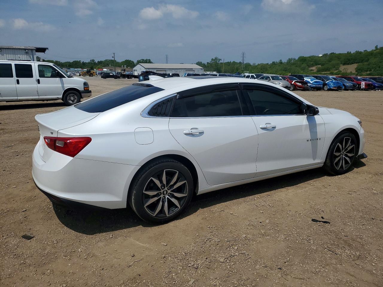 2018 Chevrolet Malibu Lt - Image 3