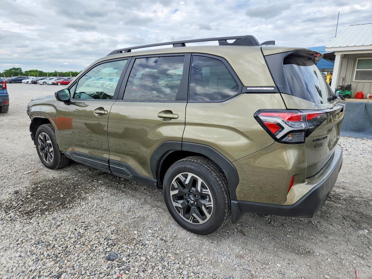 2025 Subaru Forester Premium - Image 2