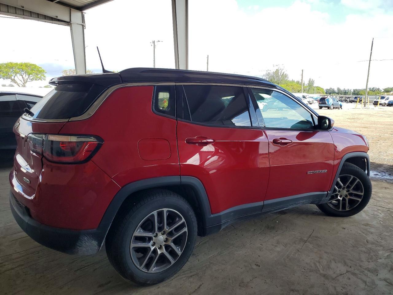 2020 Jeep Compass Latitude - Image 3