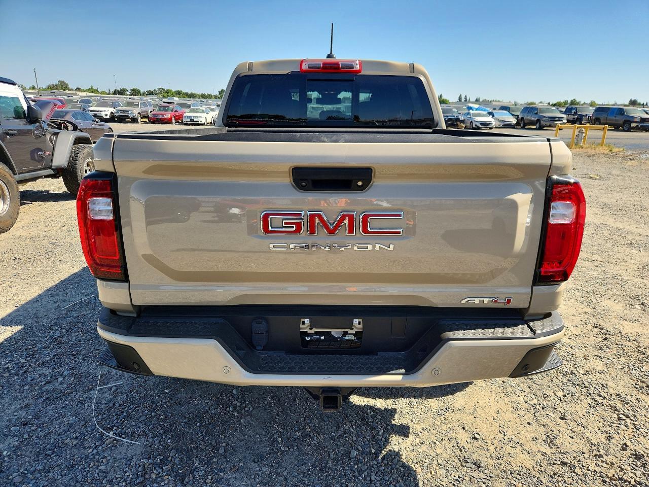 2024 GMC Canyon At4 - Фото 6
