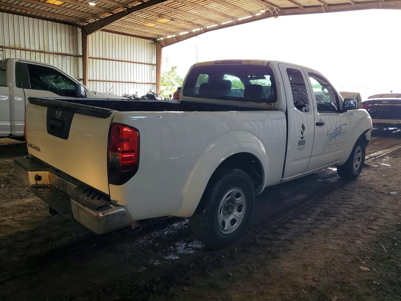 2015 Nissan Frontier S - Фото 3