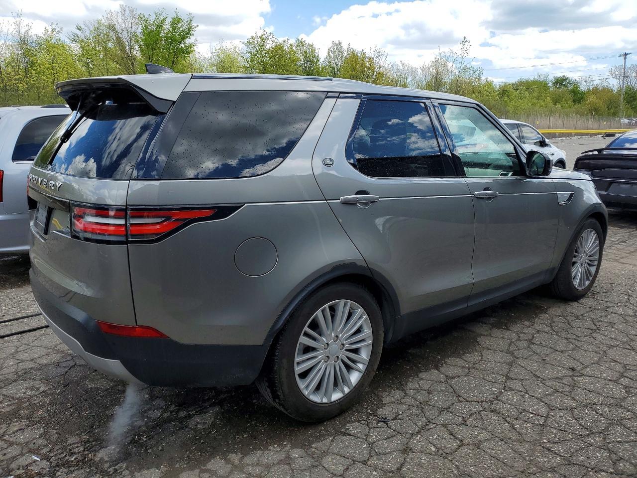 2017 Land Rover Discovery Hse Luxury - Image 3
