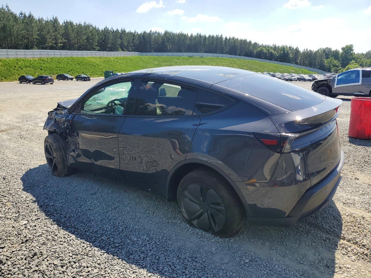 2026 Tesla Model Y - Фото 2