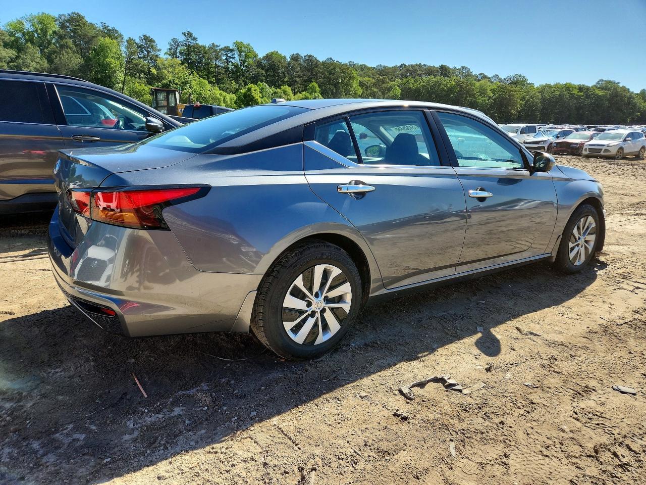 2019 Nissan Altima S - Image 3