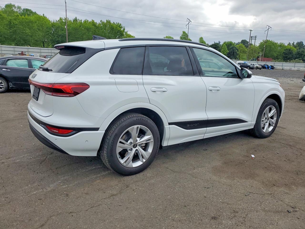 2025 Audi Q6 E-Tron Premium - Фото 3
