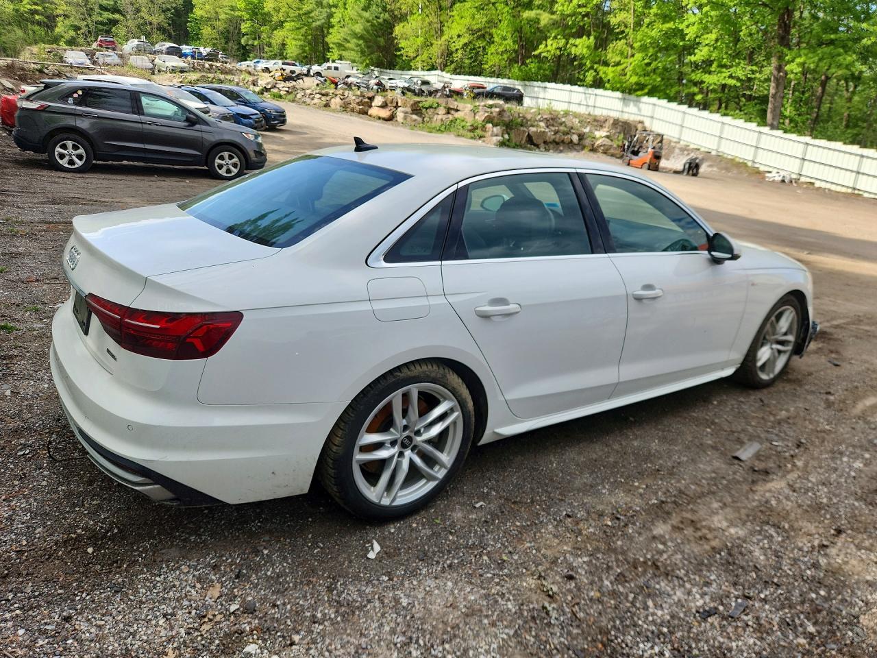 2023 Audi A4 Premium Plus 45 - Фото 3