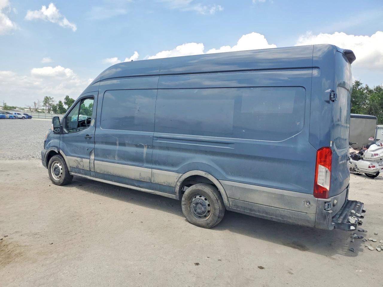 2020 Ford Transit 250 Delivery Van - Фото 2