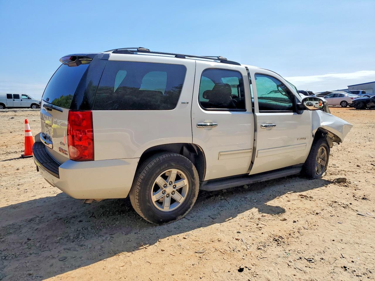 2013 GMC Yukon Slt - Фото 3