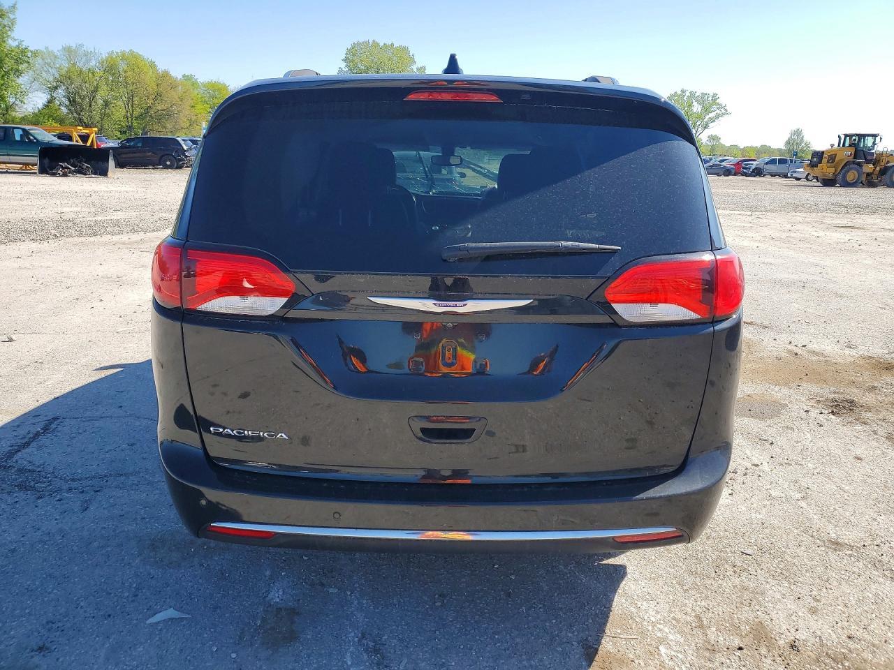 2018 Chrysler Pacifica Touring L - Фото 6