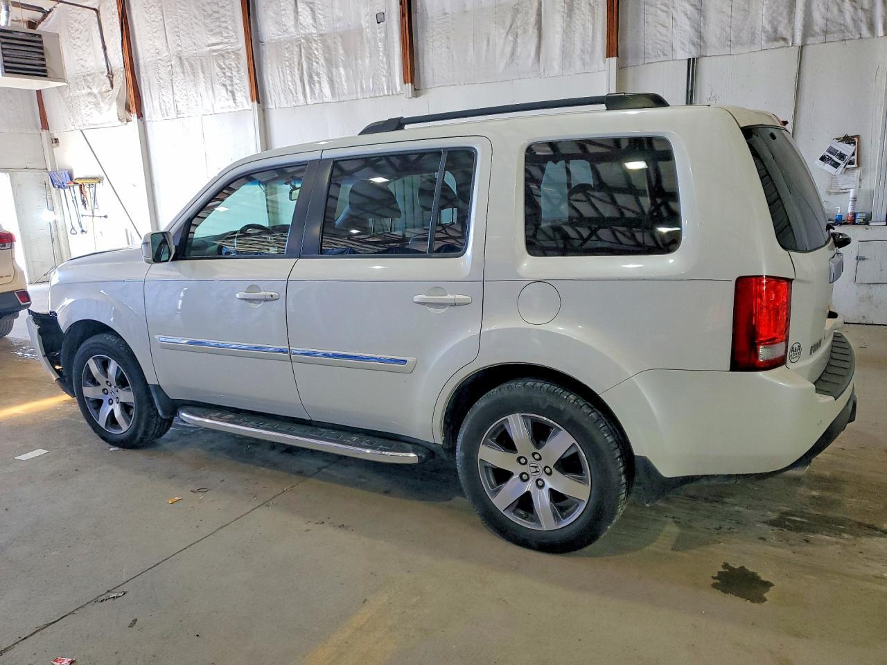 2014 Honda Pilot Touring - Image 2