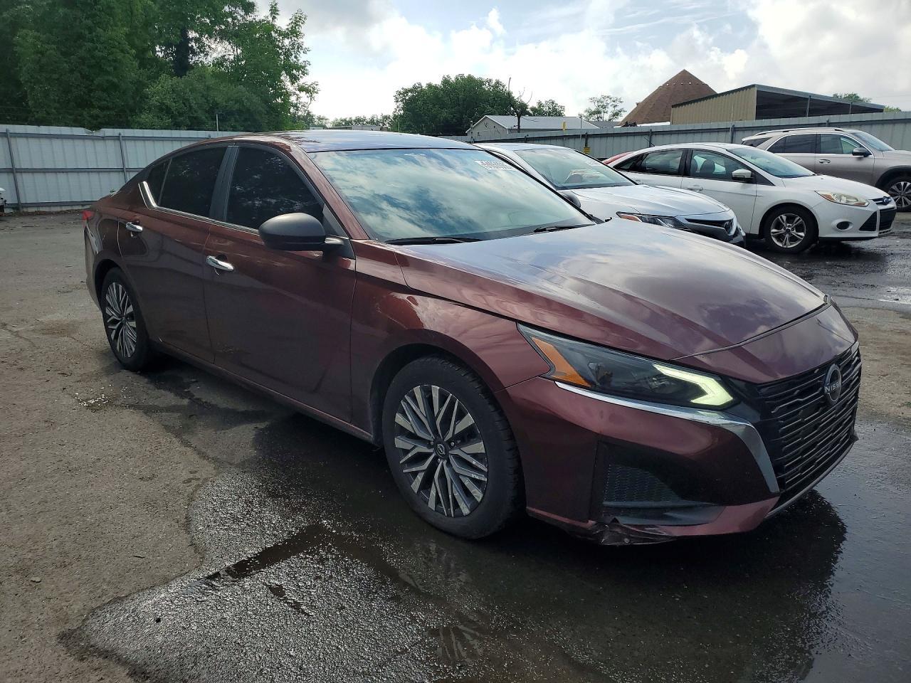 2024 Nissan Altima Sv - Image 4