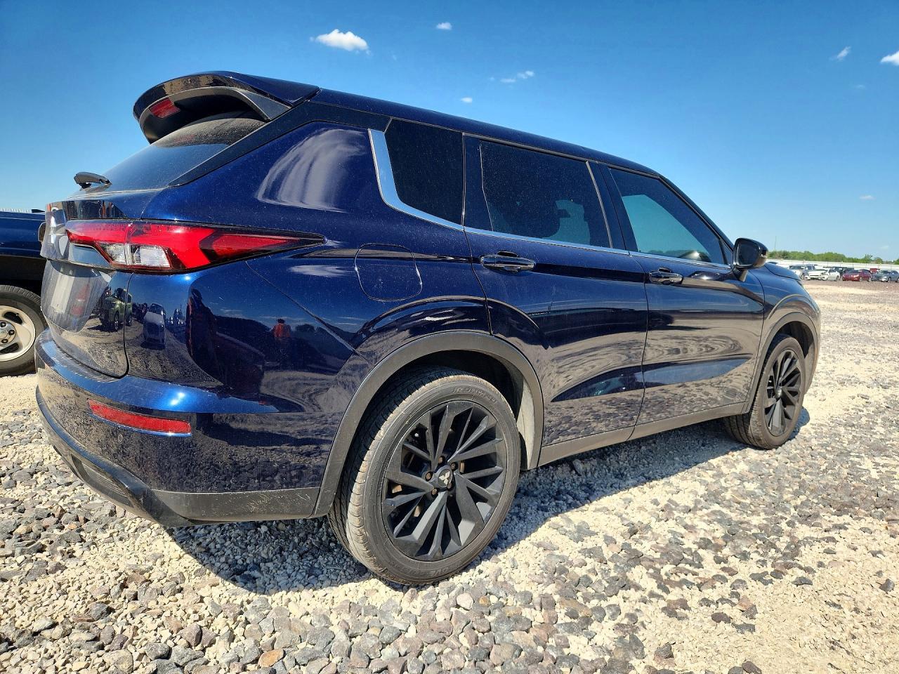 2022 Mitsubishi Outlander Se - Фото 3