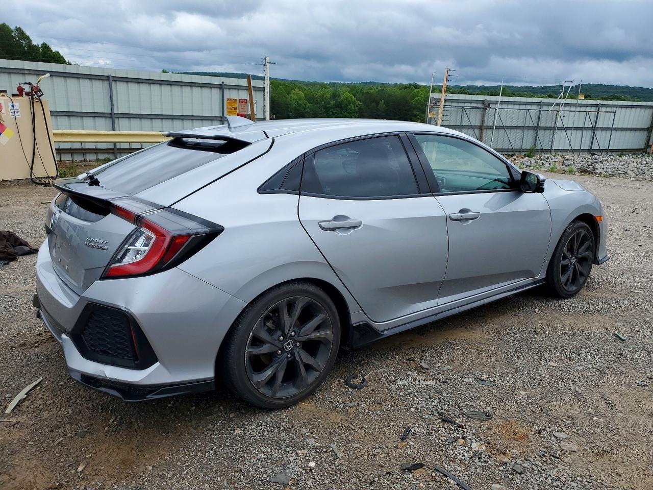 2018 Honda Civic Sport Touring - Image 3