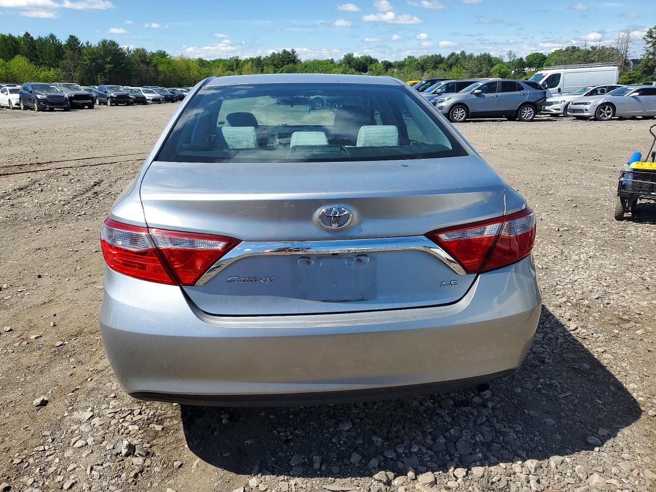 2016 Toyota Camry Le - Image 6