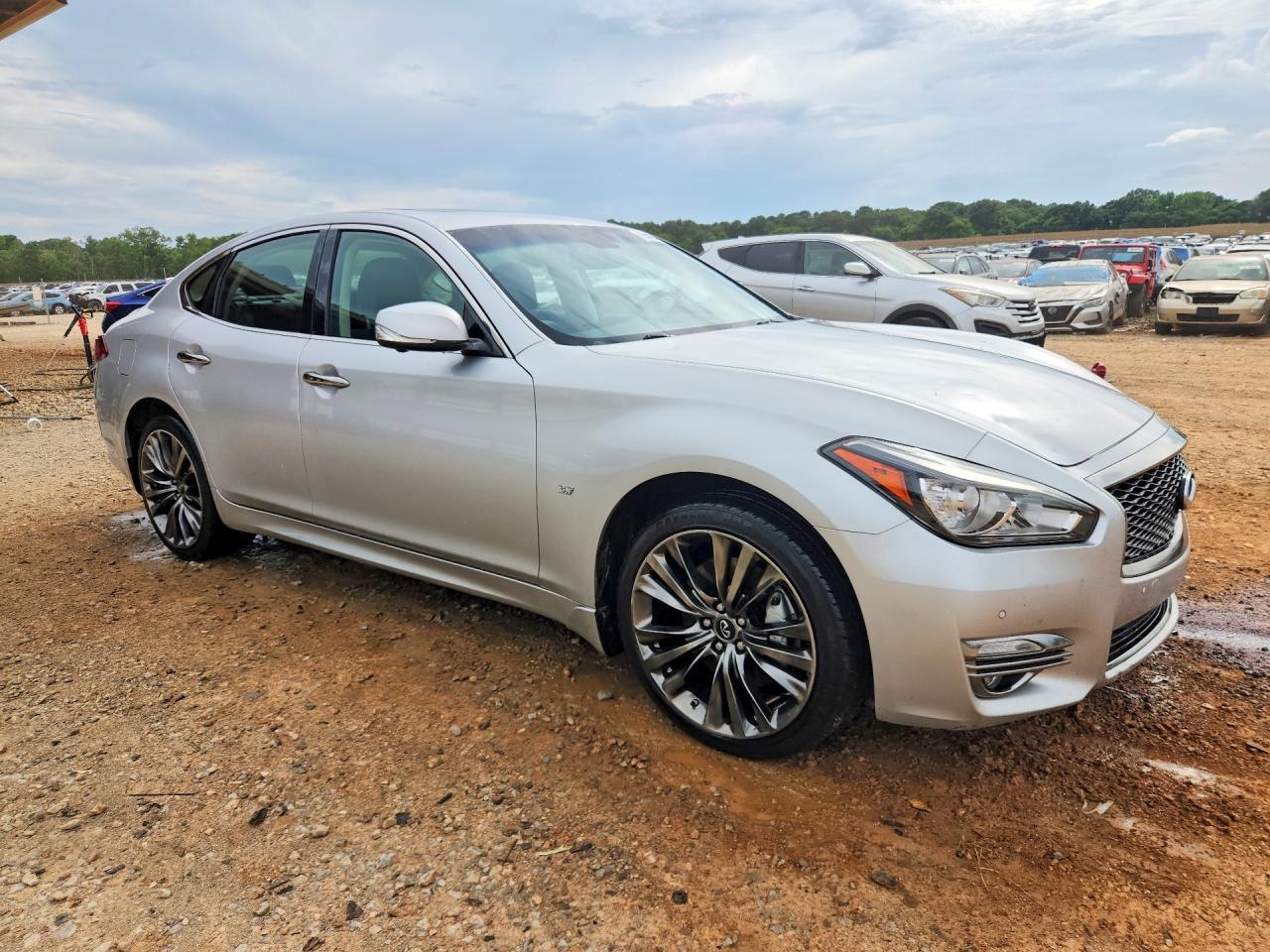 2019 Infiniti Q70 3.7 Luxe - Фото 4